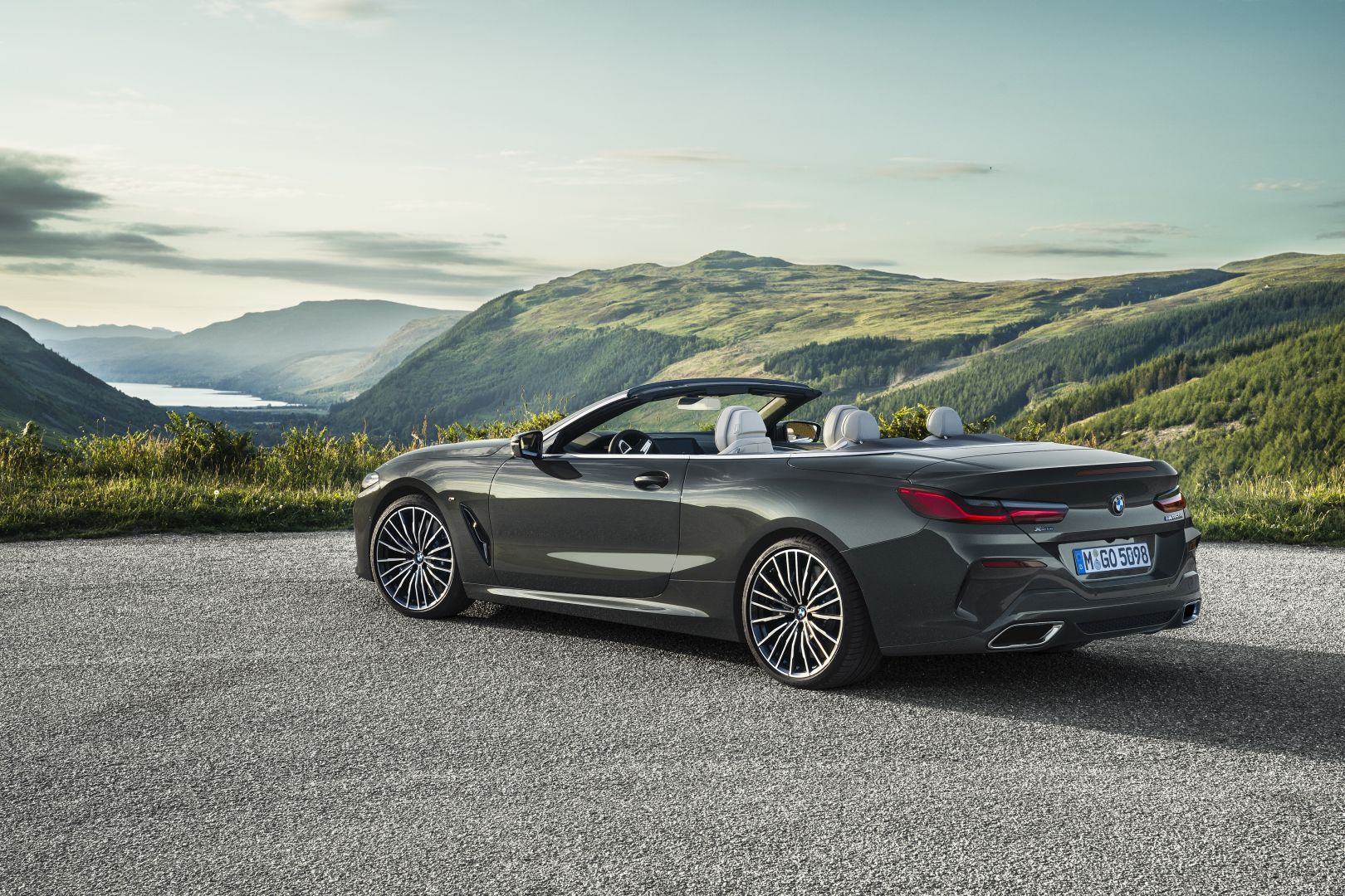 Bmw 8 Series Convertible photo 33