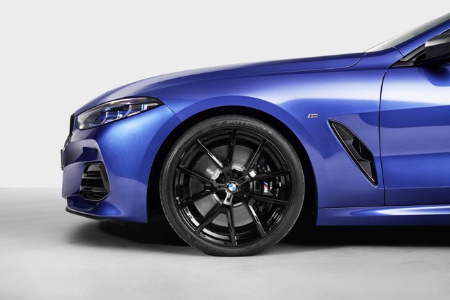 Bmw 8 Series Coupe photo 2