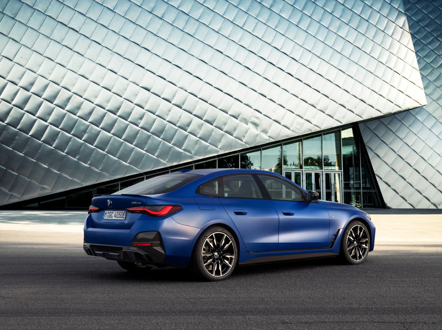 Bmw I4 photo 32