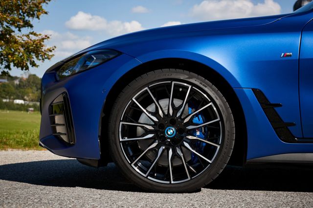 Bmw I4 Foto 48
