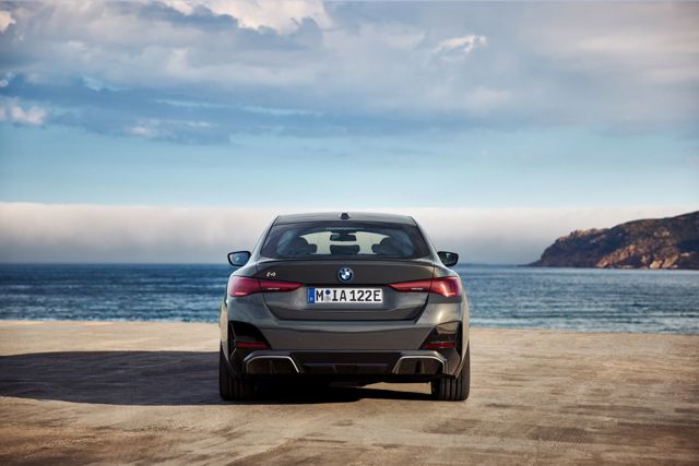 Bmw I4 photo 12