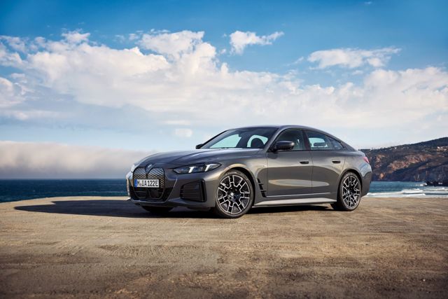 Bmw I4 photo 17