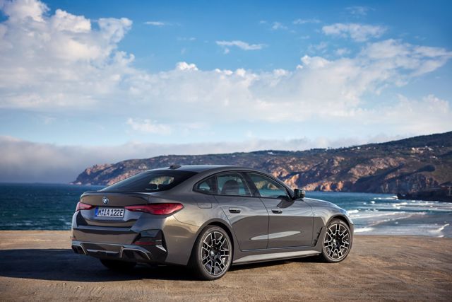 Bmw I4 photo 22