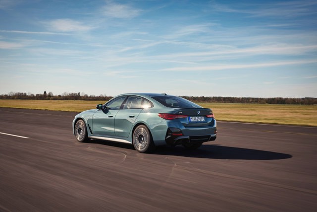 Bmw I4 photo 28