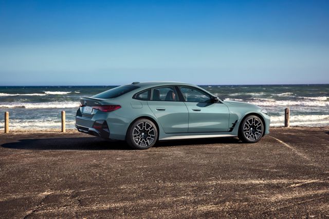 Bmw I4 photo 35