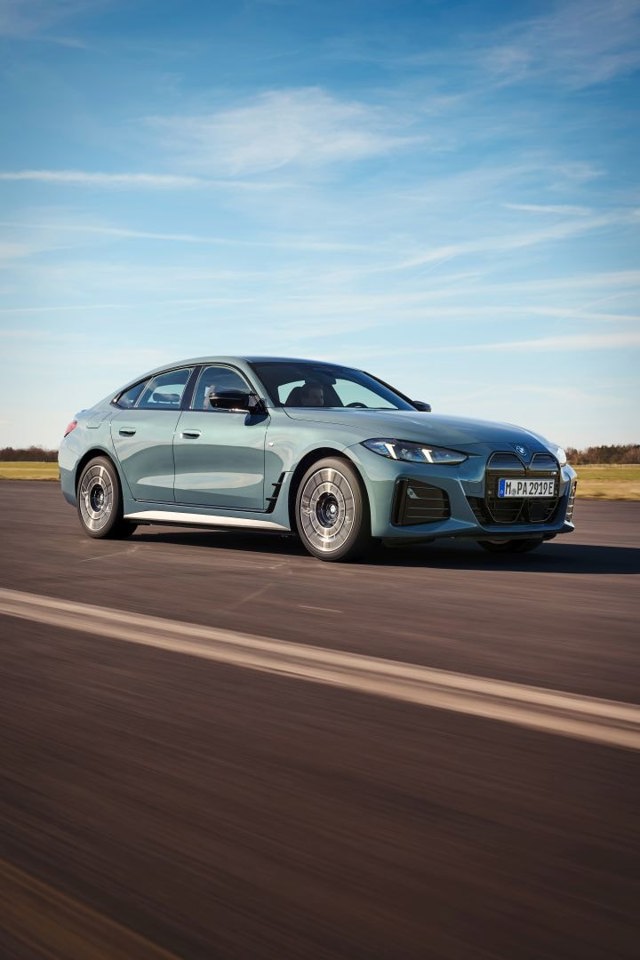Bmw I4 photo 44