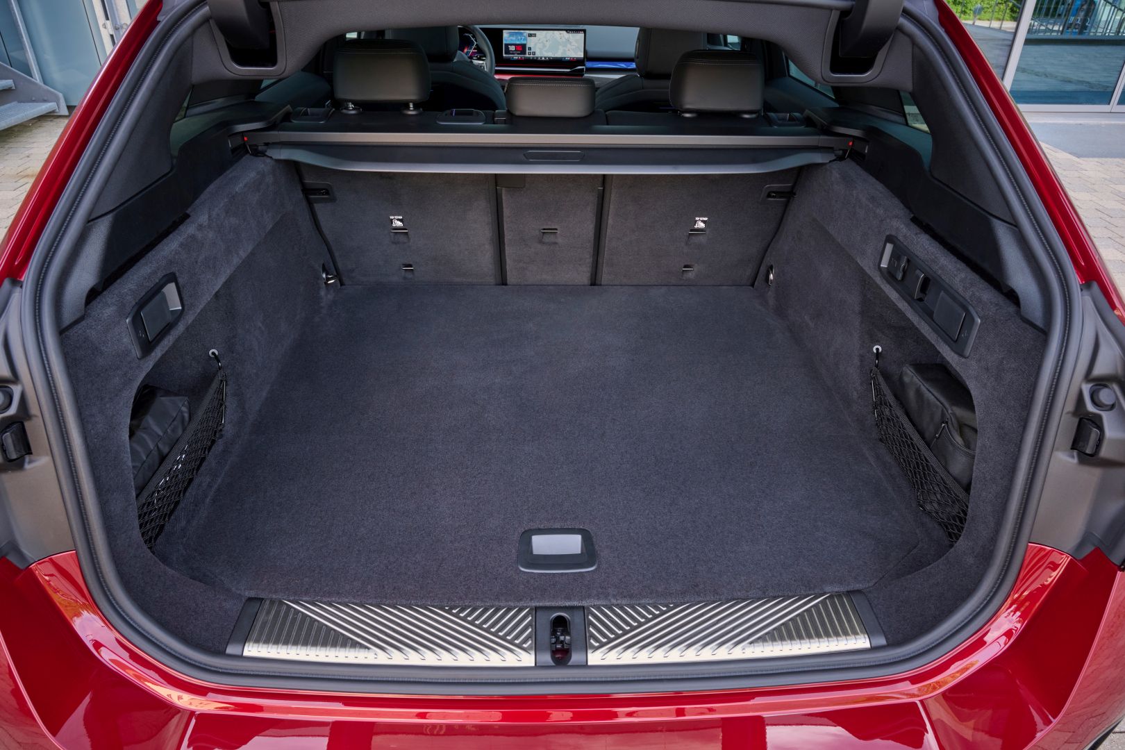 Bmw I5 Touring photo 287