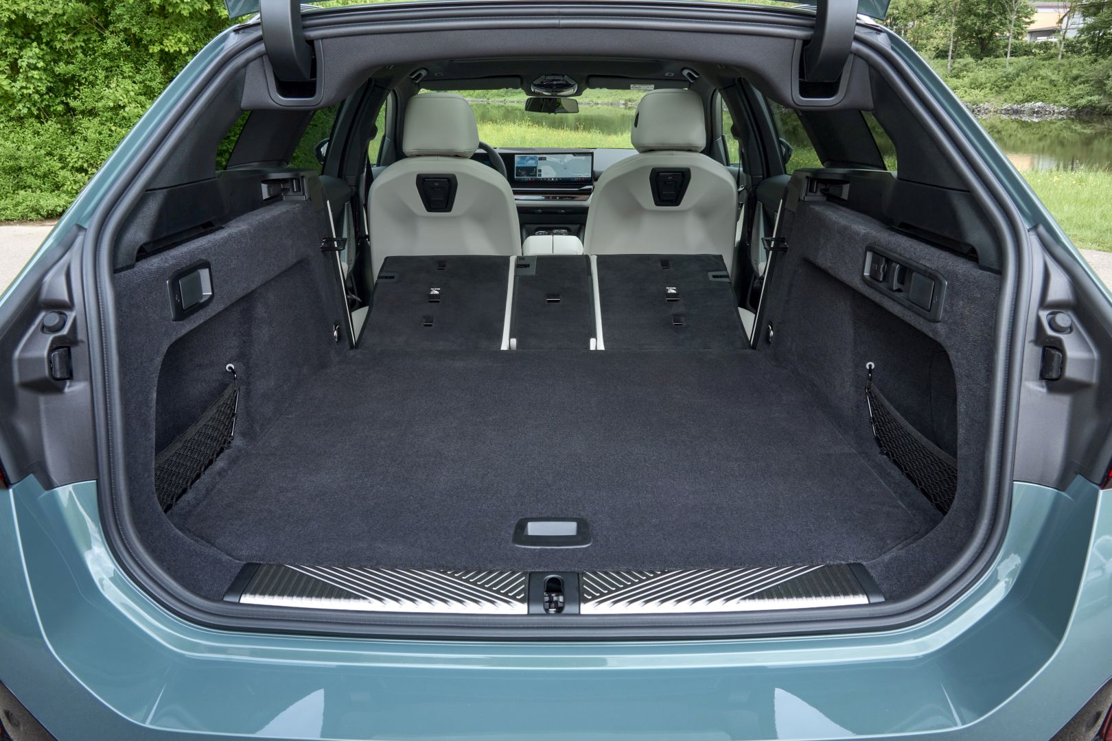 Bmw I5 Touring photo 294