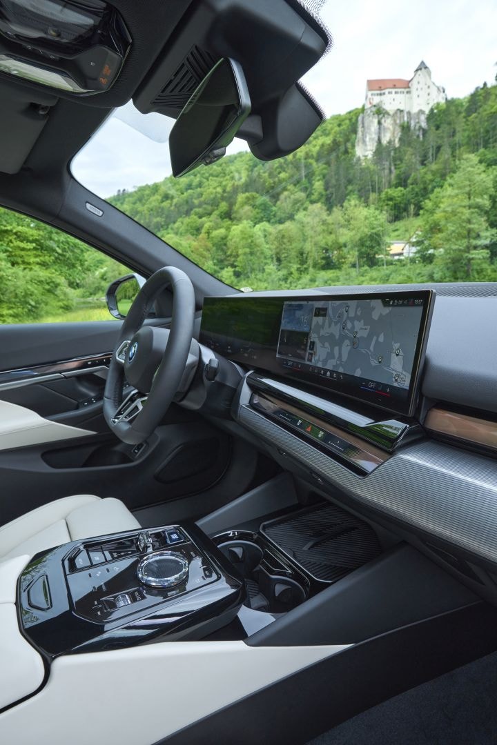 Bmw I5 Touring photo 303