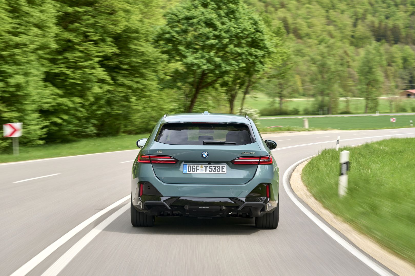 Bmw I5 Touring photo 192