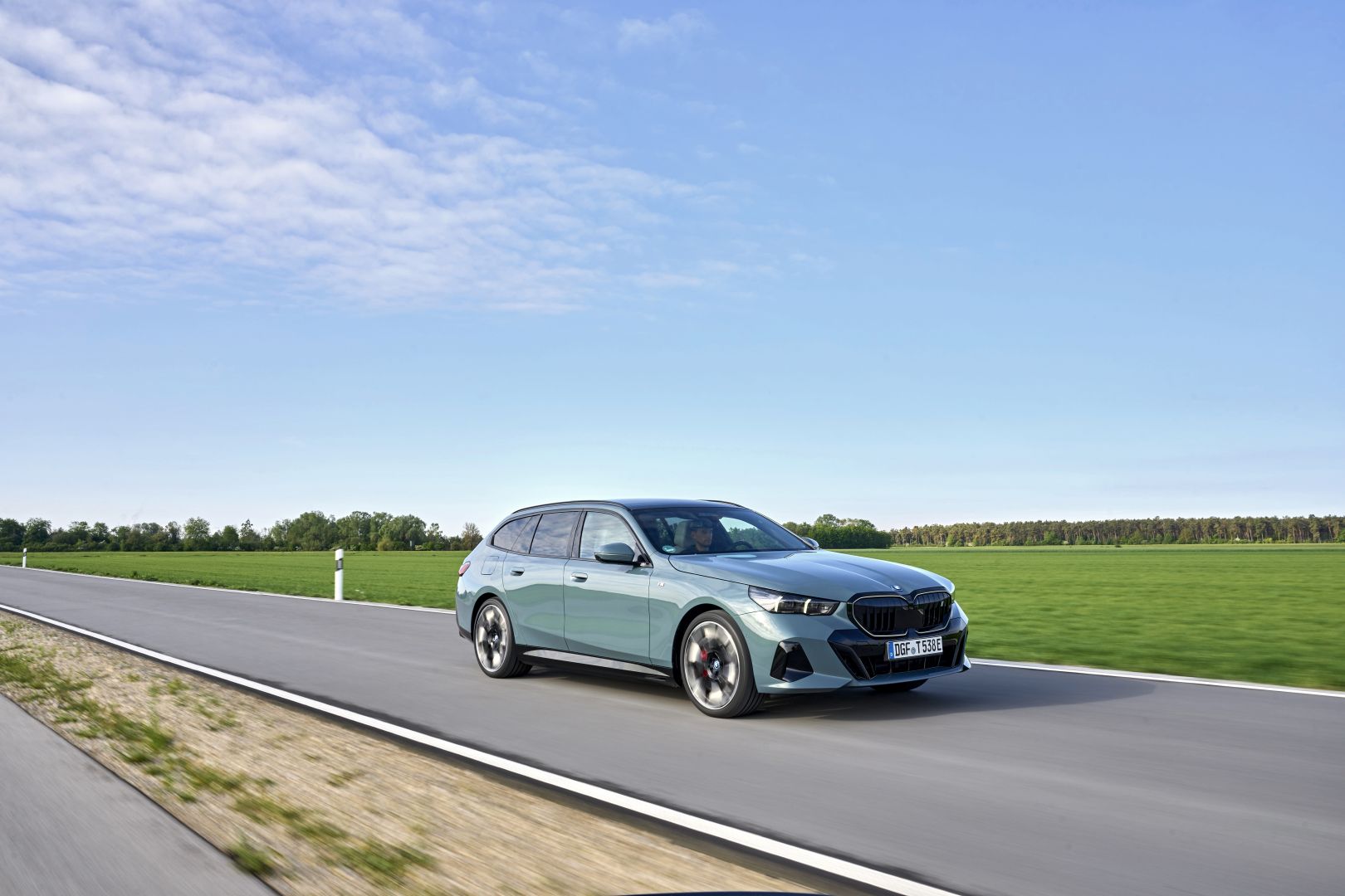 Bmw I5 Touring photo 200