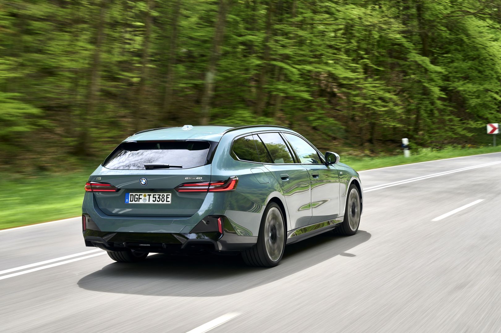 Bmw I5 Touring photo 208