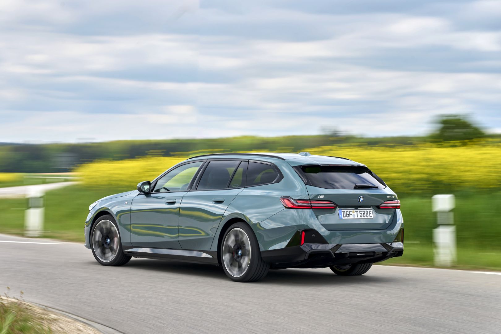 Bmw I5 Touring photo 217