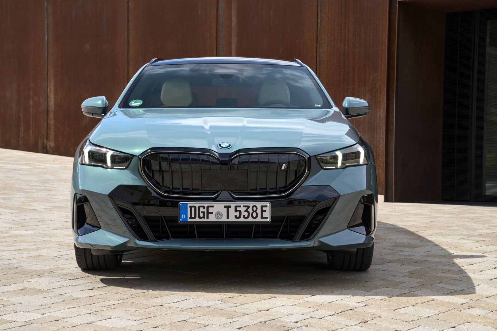 Bmw I5 Touring photo 239