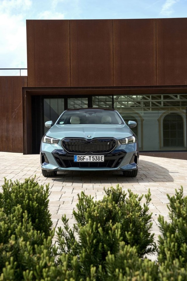 Bmw I5 Touring Foto 240