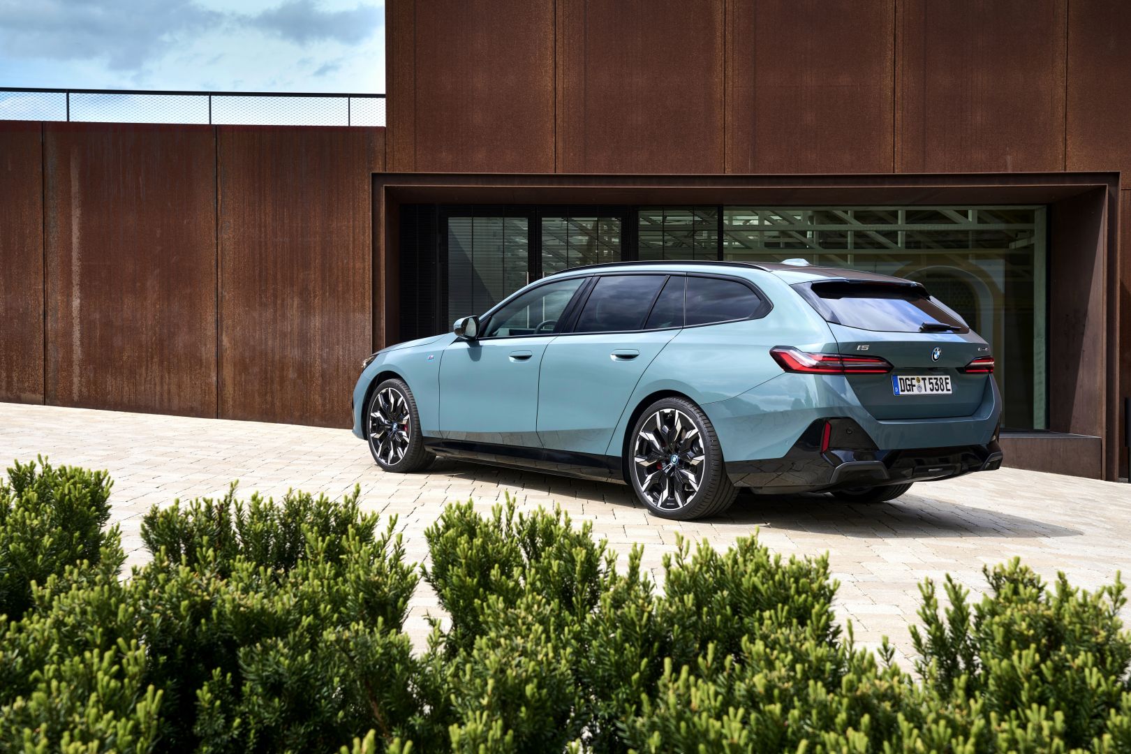Bmw I5 Touring photo 242
