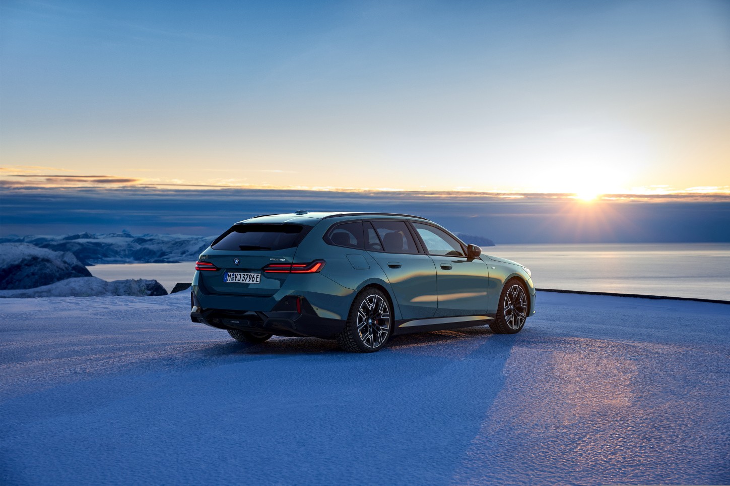 Bmw I5 Touring photo 34