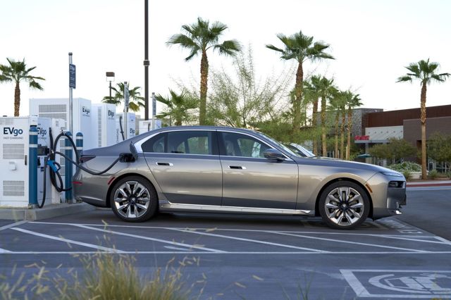 Bmw I7 photo 63