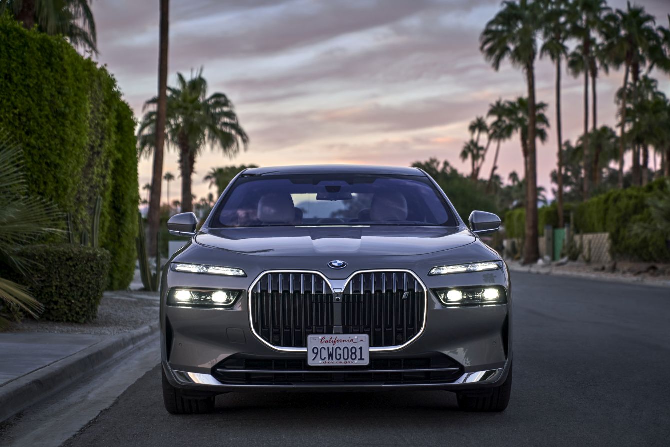 Bmw I7 photo 65