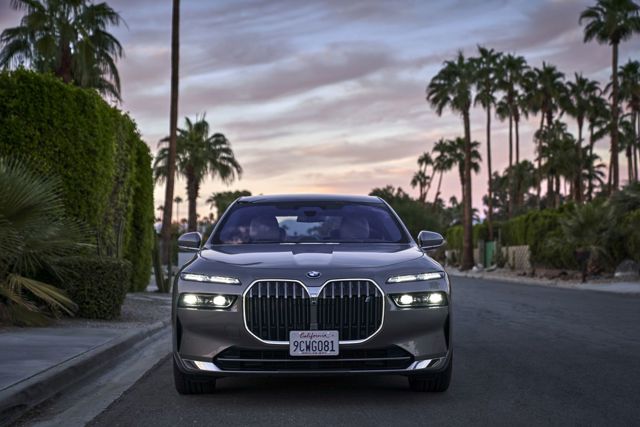 Bmw I7 photo 66