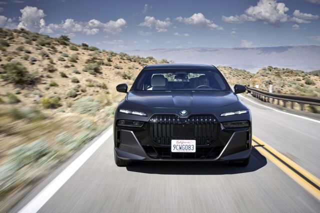 Bmw I7 photo 70