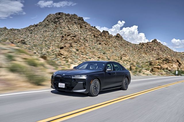 Bmw I7 photo 71