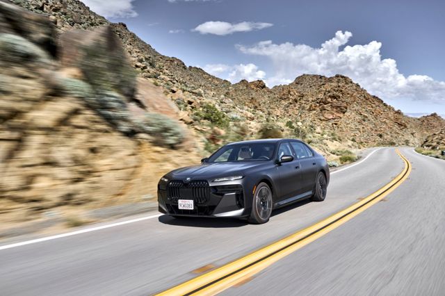 Bmw I7 photo 72