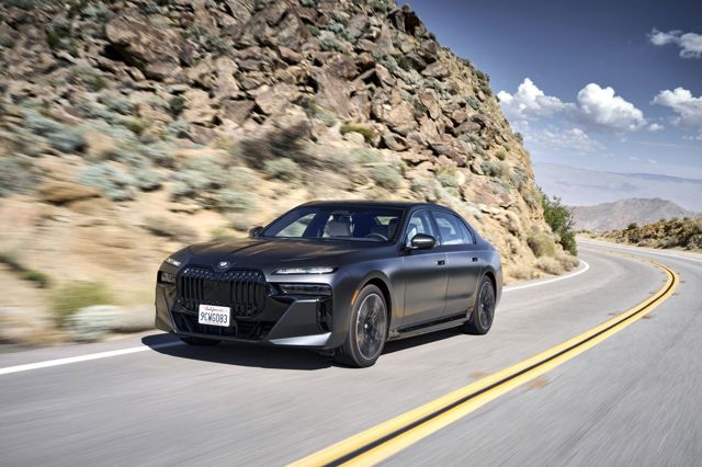 Bmw I7 photo 74