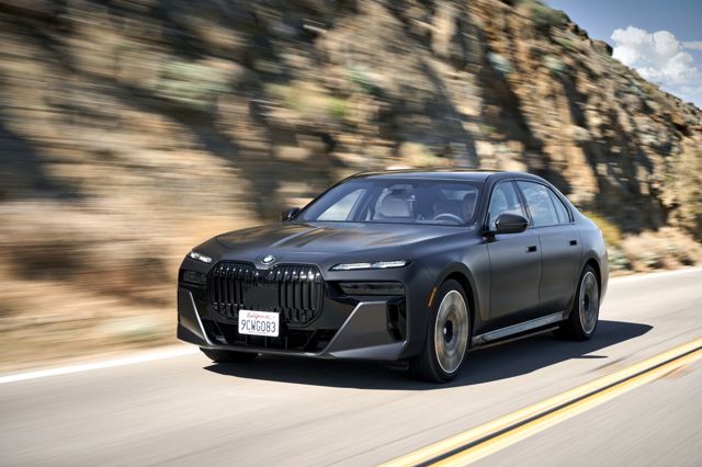 Bmw I7 photo 76