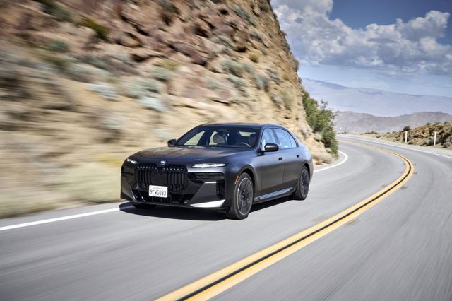 Bmw I7 photo 79