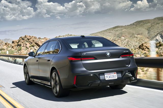 Bmw I7 photo 81