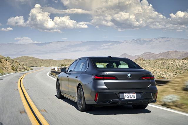 Bmw I7 photo 83