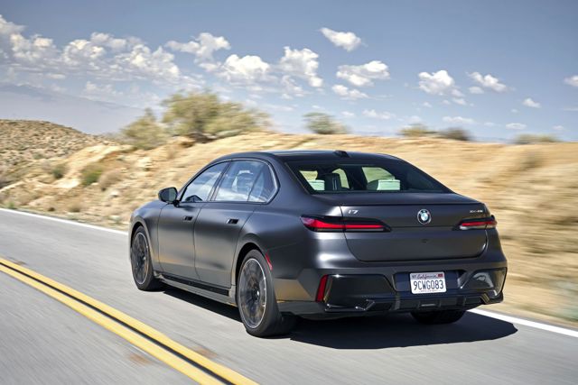 Bmw I7 photo 84