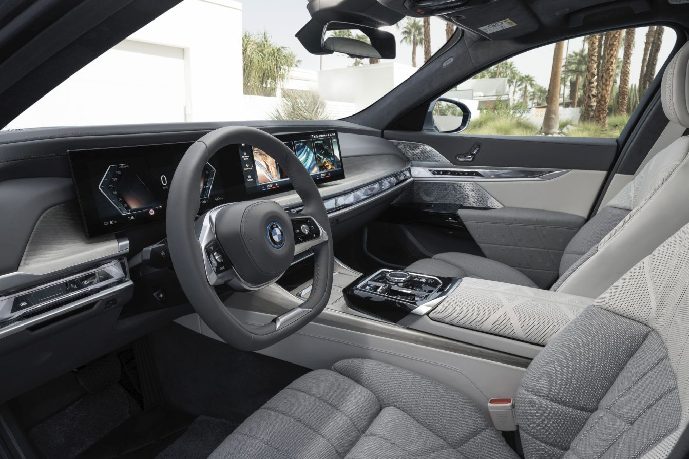 Bmw I7 photo 130