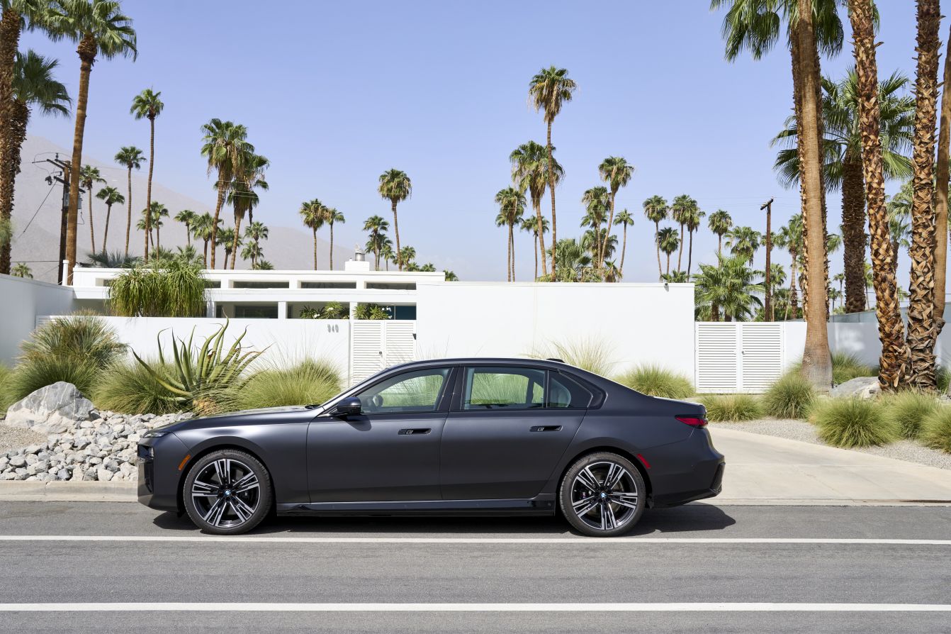 Bmw I7 photo 93