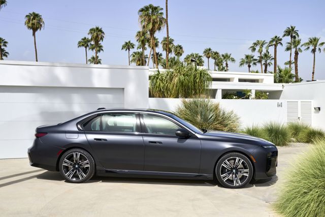 Bmw I7 photo 96