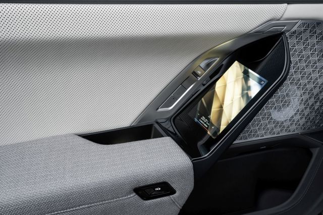 Bmw I7 photo 132