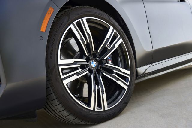 Bmw I7 photo 114