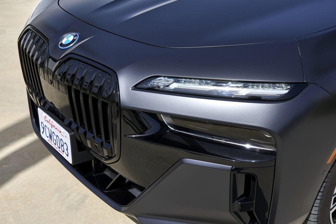 Bmw I7 photo 115