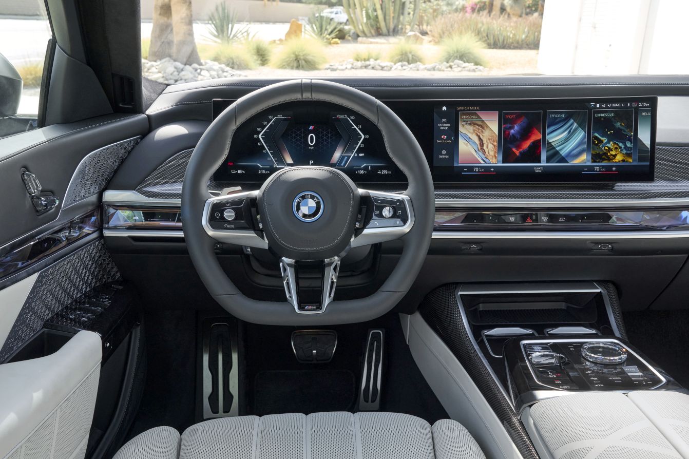 Bmw I7 photo 143