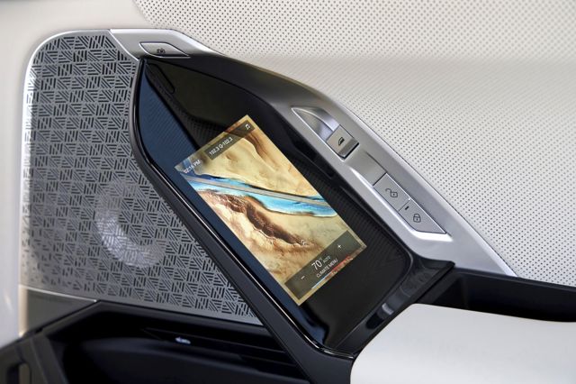 Bmw I7 photo 144