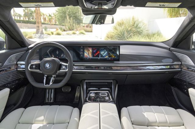 Bmw I7 photo 145