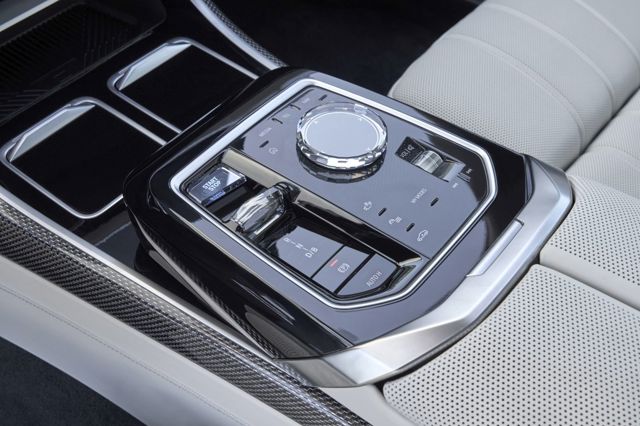 Bmw I7 photo 148