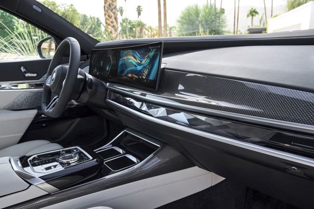 Bmw I7 photo 154
