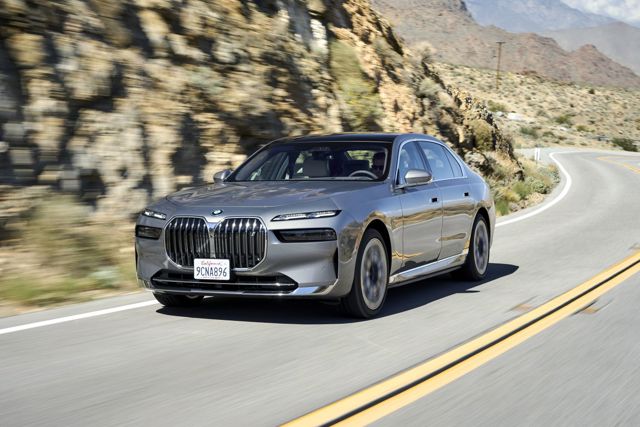 Bmw I7 photo 3