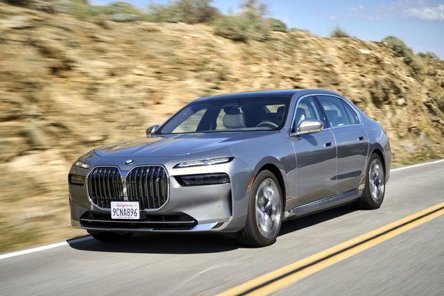 Bmw I7 photo 6