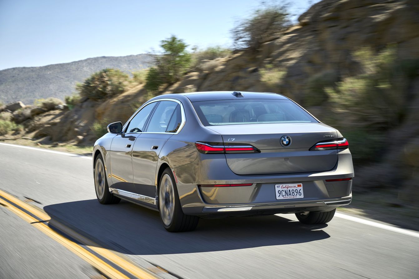 Bmw I7 photo 14