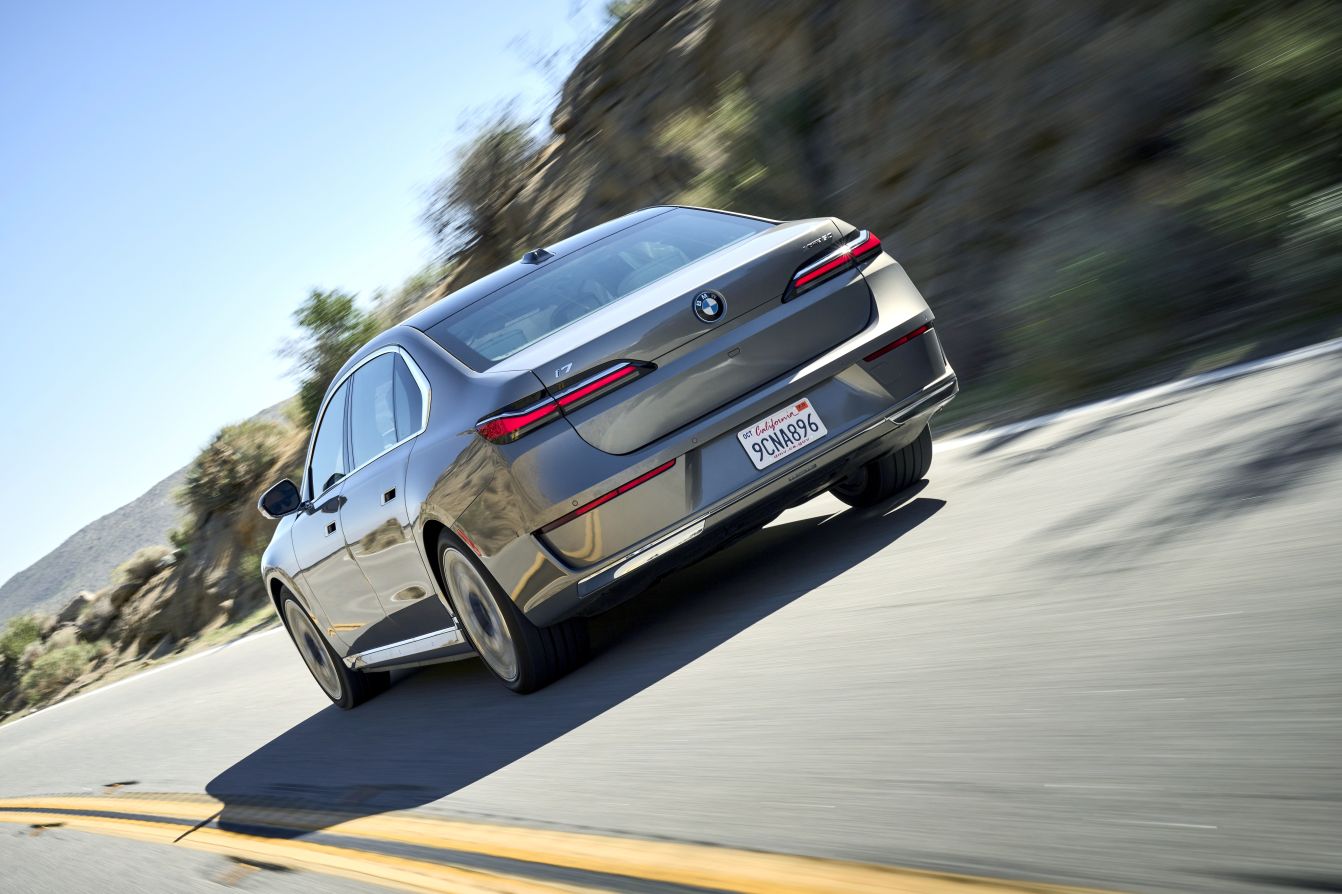 Bmw I7 photo 19