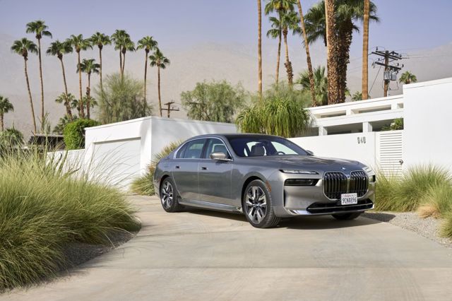 Bmw I7 photo 26