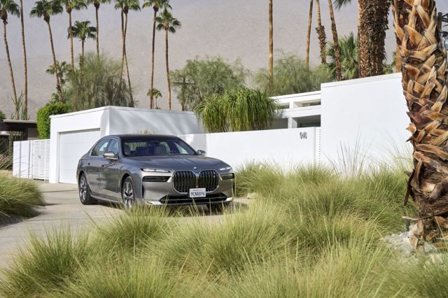 Bmw I7 photo 27